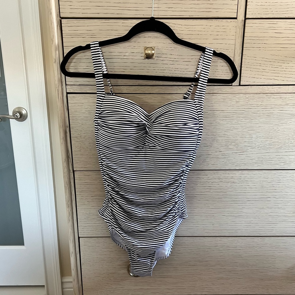 Slimming one piece swim